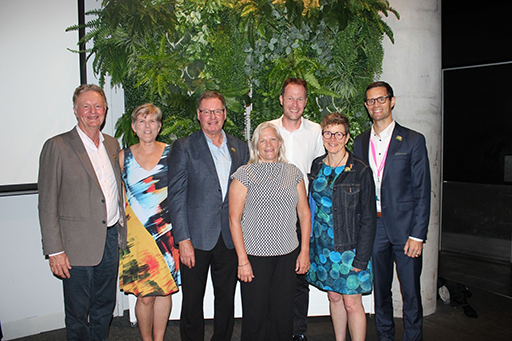Per Svensson standing with a group of people at the SMAANZ International Conference